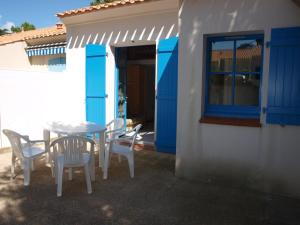 Maison à Saint-Jean-de-Monts avec Piscine Chauffée, proche Plage et Commerces - FR-1-323-377