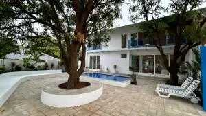 Kairos Iris & Theos - Āpta