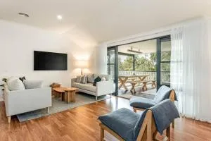 Oceanview Luxury Retreat Amongst the Trees - Parryville