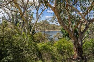 Tronton 2 - Lovely 2BR Apartment l Close to the Lake l Renovated Bathroom