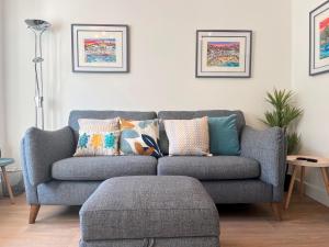 Beautiful 3 Bed Townhouse with Parking, close to Sea Front