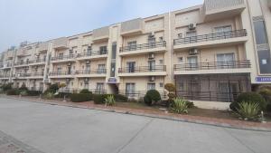 pearls suits and resorts