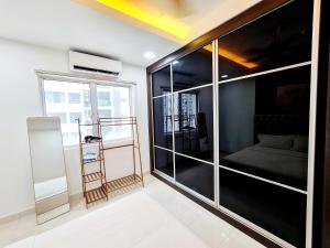 7 Guest Chill 3 Room Koi Kinrara Suite, IOI Puchong, Bukit Jalil Pavilion, Bukit Jalil Stadium, Sunway Pyramid, Sunway Lagoon