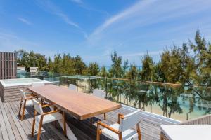 Modern, luxurious penthouse with incredible ocean views