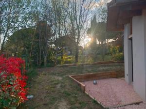Studio ambiance verdoyante et vue sur la vallée