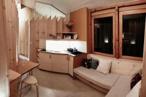 Studio ambiance verdoyante et vue sur la vallée