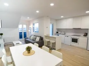 Ático de lujo con piscina y mini golf en la playa - Langre