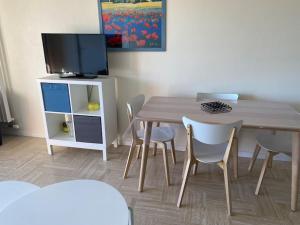 Joli appartement calme avec vue piscine