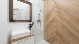 Bogusławskiego , Sun & Snow