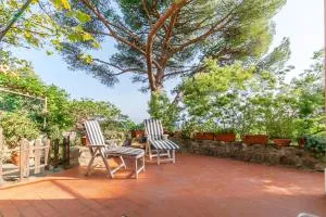 Al Grande Pino - a picco sul mare - Vara Superiore