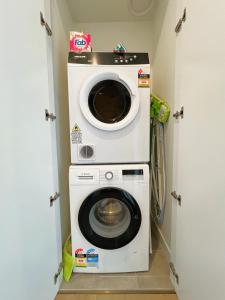 1 BRM 1 BATH, Southern Cross Station, Flagstaff