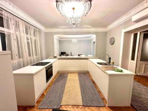 197 m2-4 BR, 3 Bath,AC,Center, Opera