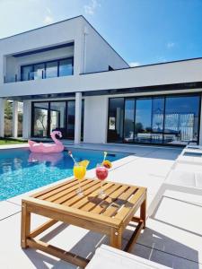 Villas Villa Cote Plage vue mer avec piscine : photos des chambres