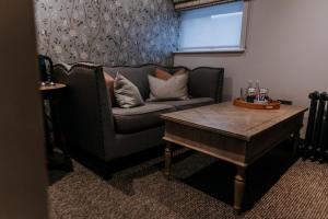 Deluxe Suite with Spa Bath room in The Ferry House Inn