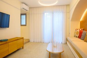 Onira Luxury Apartment