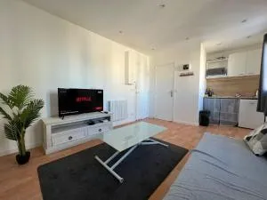 Rue de la paix 3 personnes - 10'min Paris - 丁香镇