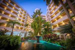 DoubleTree by Hilton Cairns