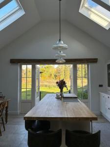 Favour Royal Cottage - dog friendly forest escape