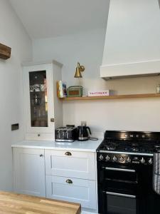 Favour Royal Cottage - dog friendly forest escape