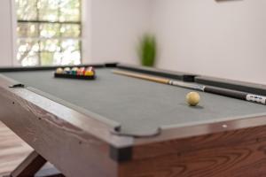 Luxury 6BR home, Game Room by Lackland & SeaWorld