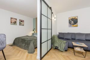 Aleja Solidarności Modern & Cozy Apartment Downtown Warsaw by Renters