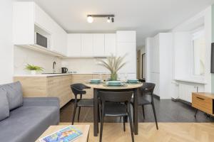 Aleja Solidarności Modern & Cozy Apartment Downtown Warsaw by Noclegi Renters