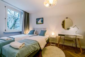 Warsaw Concierge Opera II