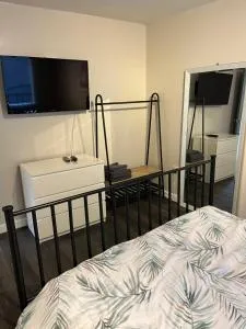 Modern ground floor apartment Close to A45 A46 M1 M6 M69 - Stivichall