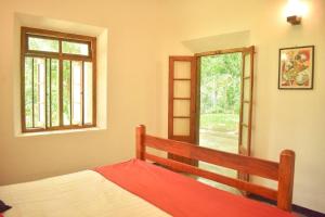 Charming & historical 3-Bed Bungalow in Hikkaduwa