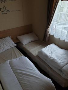 3 bed static caravan