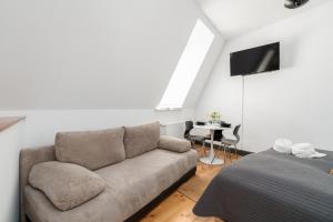 Wood and Grey Apartment - Strzałowa 3 Poznań by Noclegi Renters - SELF CHECK IN 24H
