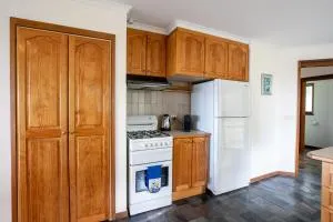 Views on Sunset Strip- Walk to the Beach - Marcus Hill