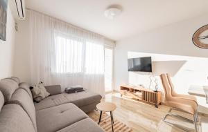 2 Bedroom Stunning Apartment In Zadar