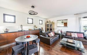 Cozy Home In Marseille With Wifi