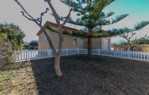 3 Bedroom Beach Front Home In Miami Platja