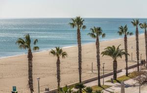 3 Bedroom Beach Front Home In Miami Platja