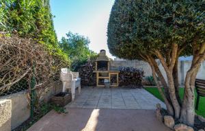 3 Bedroom Beach Front Home In Miami Platja