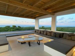 Unbeatable Oceanview 600m2 - 5 min to the Beach