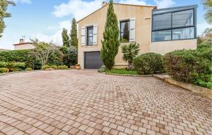 Beautiful Home In Six-Fours-Les-Plages