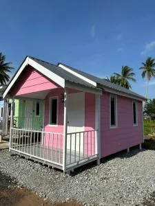 Kabin Pink - Kampung Mawar