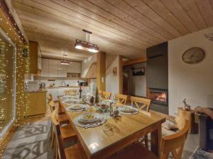 Nad Zalew dom z basenem letnim, jacuzzi i sauną, jezioro i trasa Velo Czorsztyn w pobliżu