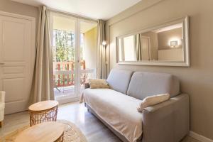 Appt 6 pers avec piscine couverte tennis et parking privé gratuit 117