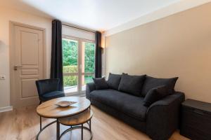 Très bel appartement rénové avec piscine tennis et parking privé 09