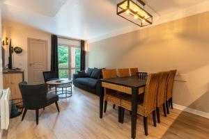 Très bel appartement rénové avec piscine tennis et parking privé 09