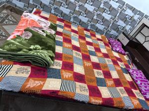 Sunrise Plaza ( ठहरने का उत्तम प्रबंध)