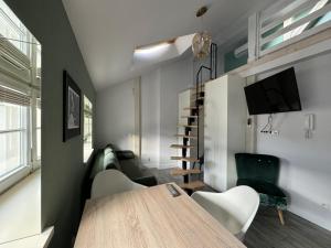 Forest Nook Main Square Loft