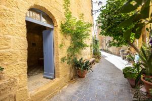 Historic Hideaways - 900 Year Old Converted Studios
