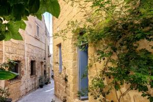 Historic Hideaways - 900 Year Old Converted Studios