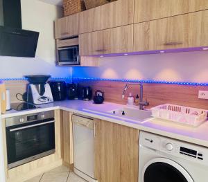 LA CORNICHE SETE 15 Rue de Savoie