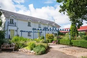 Ballyknocken Milking Parlour Self Catering Apartment - Killiskey